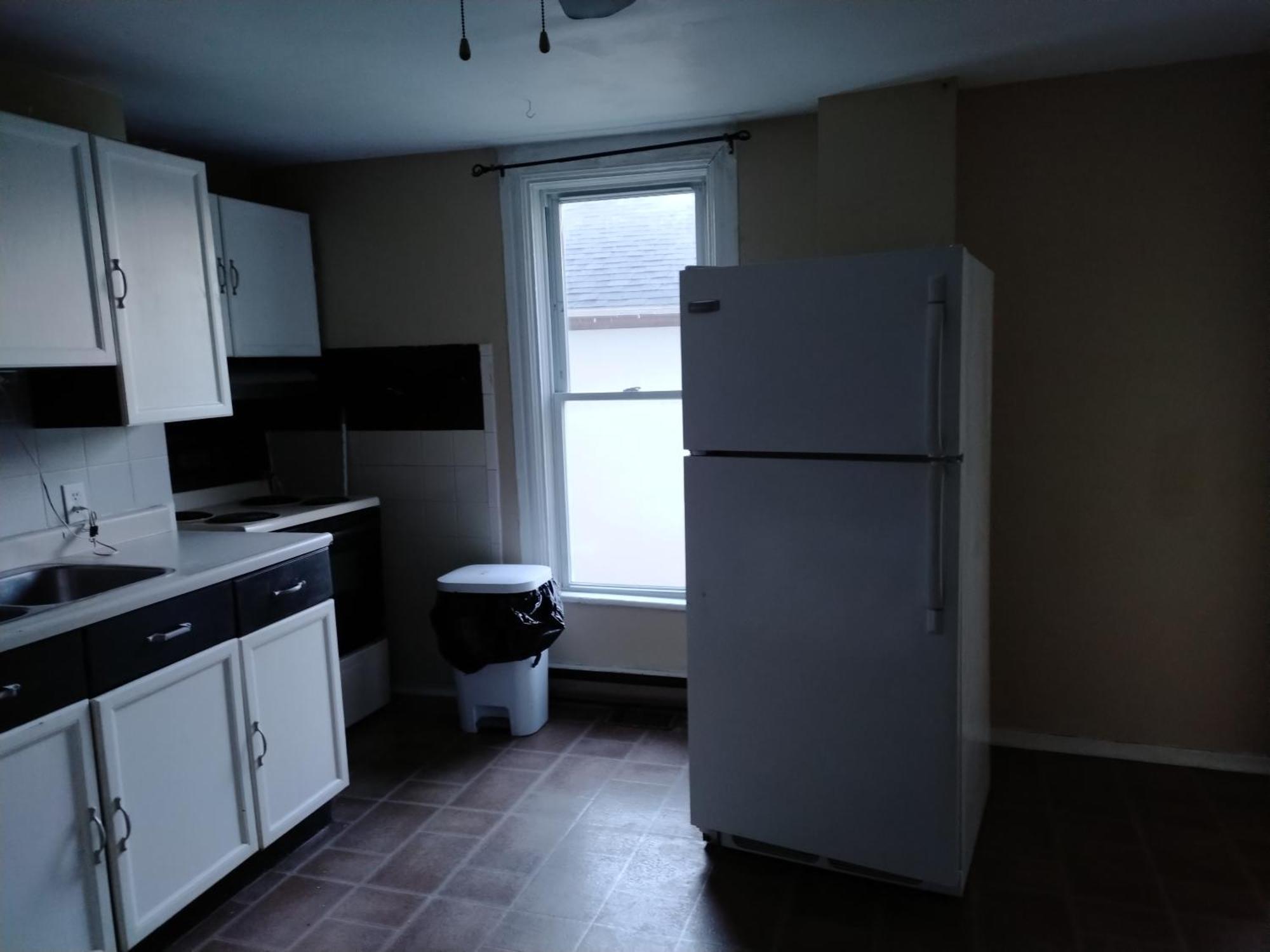 Cozy Downtown Two Bedrooms Free Parking 金斯顿 外观 照片